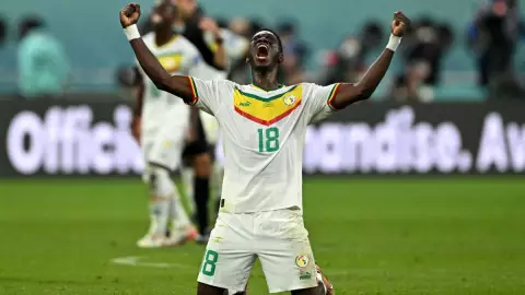 Ismaila Sarr festeja el triunfo de Senegal