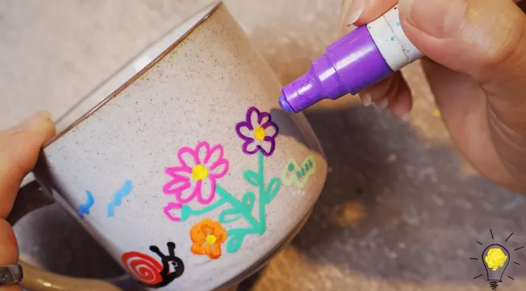 Ideas DIY 3 formas sencillas de personalizar las tazas lisas que tienes en casa.jpg