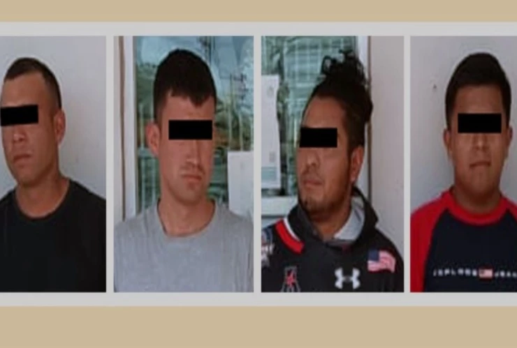 Con candados en las manos y encerrado en una camioneta: Rescatan a víctima de secuestro en Jilotepec, Estado de México. Ante el hallazgo y la solicitud de la persona rescatada, los oficiales detuvieron a Oswaldo ‘N’ de 19 años, Óscar ‘N’ de 30 años, Miguel ‘N’ de 26 años y Ángel ‘N’ de 34 años.