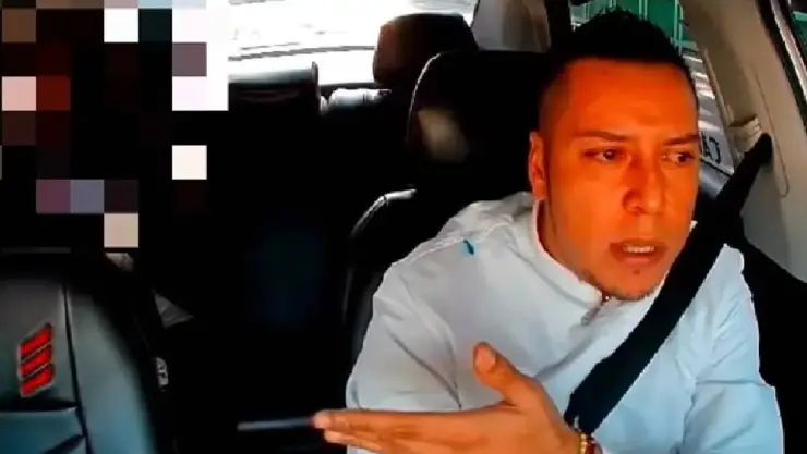 VIDEO_ Mujer amenaza taxista de acusarlo por acoso por manejar lento en CDMX.jpg