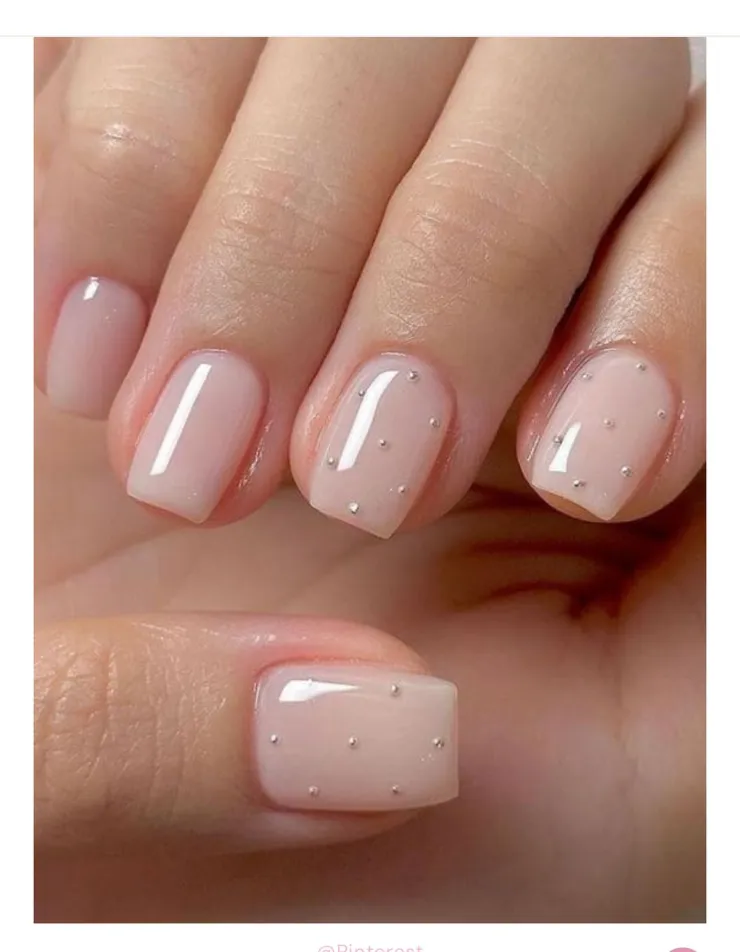 39 diseños de uñas que puedes usar en rubber y se verán elegantes: en cuadradas o almendradas