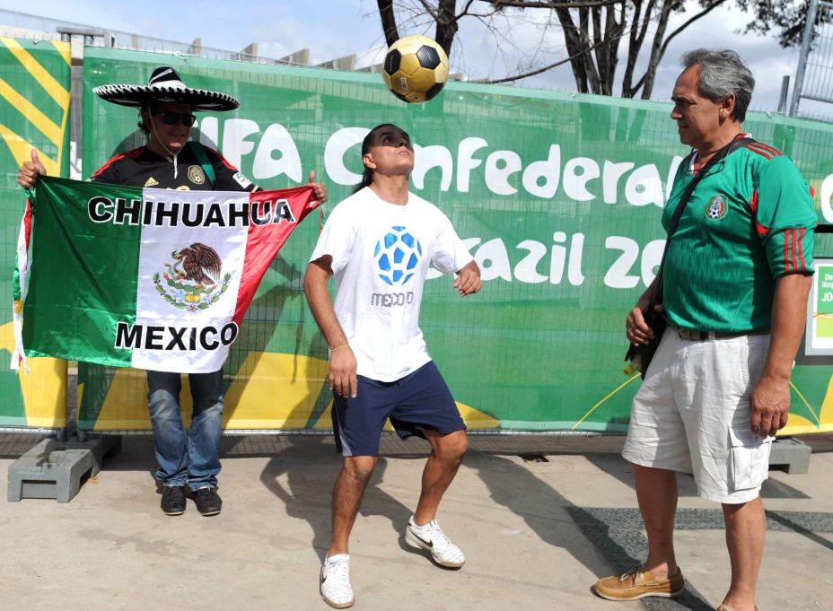 México ganó 2-1 a Japón en la Copa Confederaciones