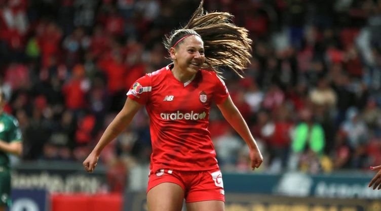 Ivanna Estrada festeja gol con Toluca, Clausura 2024.jpeg