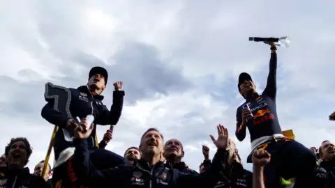 _Checo es muy bueno, pero se enfrenta a un fenómeno__ Valsecchi