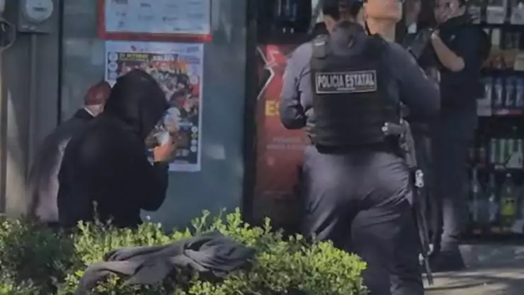 Hombre intenta lanzarse de puente Xallitic de Xalapa.