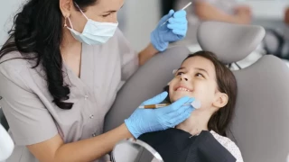 Niña muere al acudir al dentista.