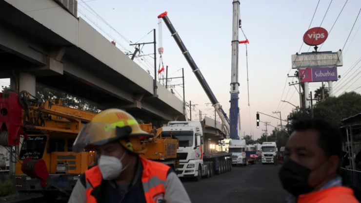 Trabajos de reparación del tramo elevado de la Línea 12 del metro sobre avenida Tláhuac