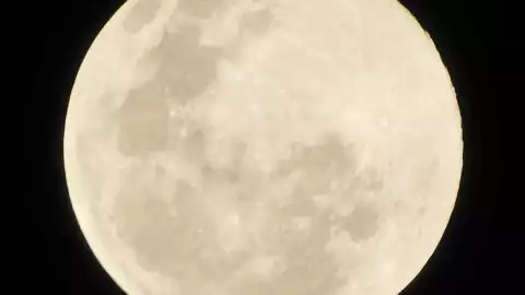 Super Luna de Esturión 