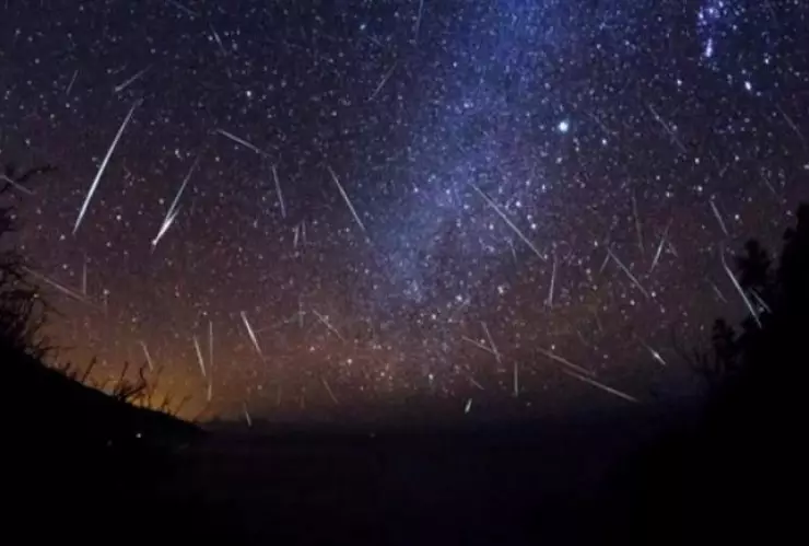 lluvia de meteoritos.jpg