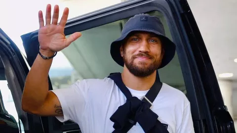 Vasyl Lomachenko deja la guerra para pelear