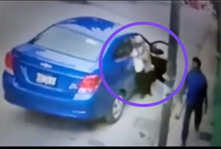 Abandonan a abelito en la calle.