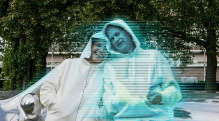 Artista se casará con un holograma creado mediante IA