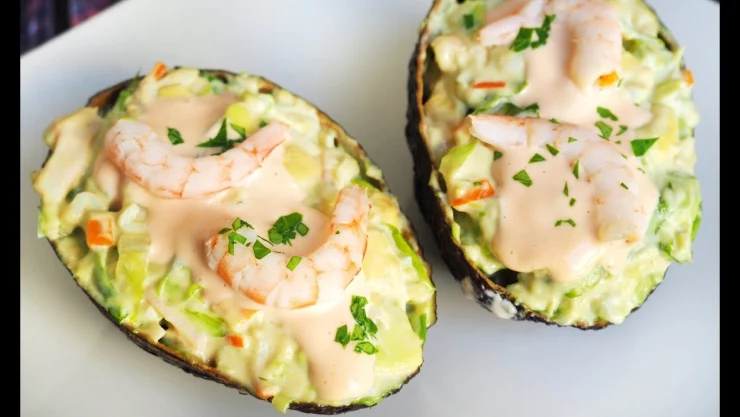 Prepara esta deliciosa receta de aguacates rellenos