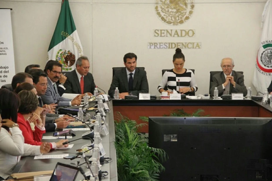 Reunión Senado
