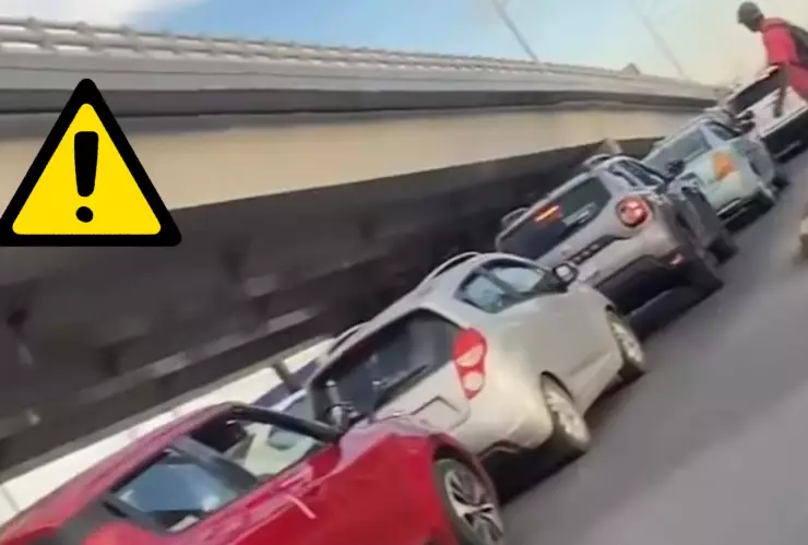 La razón por la que hay tanto tráfico hoy 1 de mayo Avenida Aguascalientes a la altura de la isla de la Feria de San Marcos