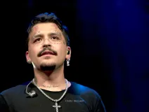 christian-nodal.png