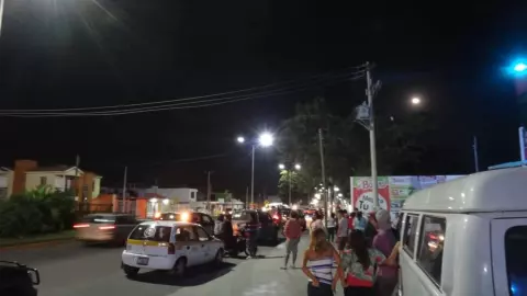 LLEGAN LOS OVNIS EN CHETUMAL