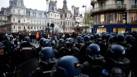 Reforma de pensiones en Francia genera protestas