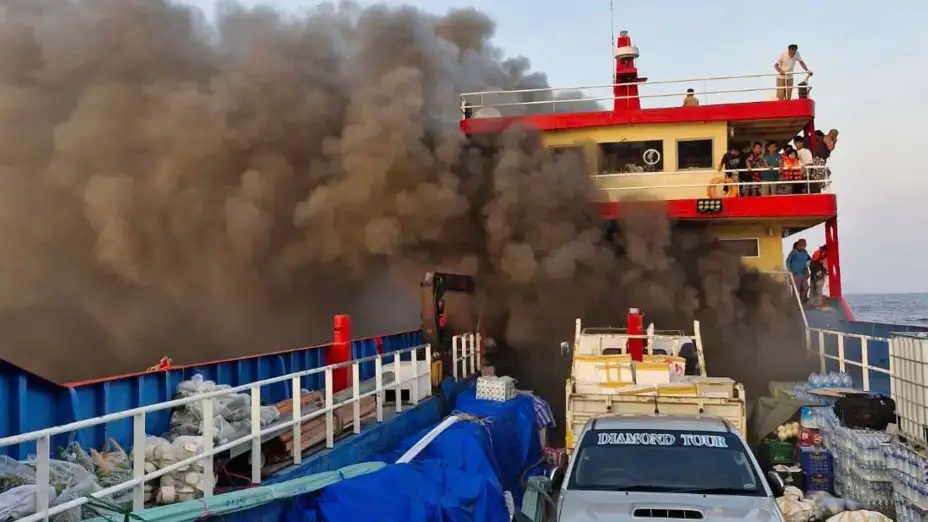 Incendio en un transbordador en Tailandia.