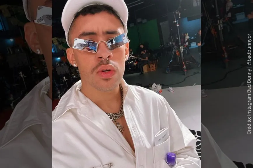 Bad Bunny Grabando.jpg