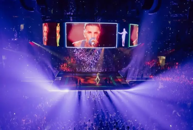 Rauw Alejandro se disloca el brazo