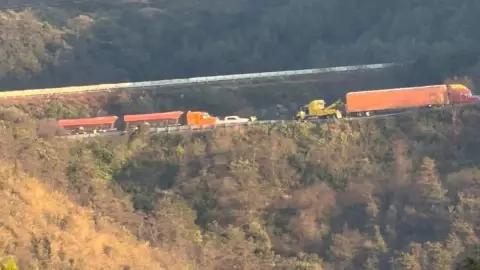 Trailer impacta en autopista Orizaba-Puebla.