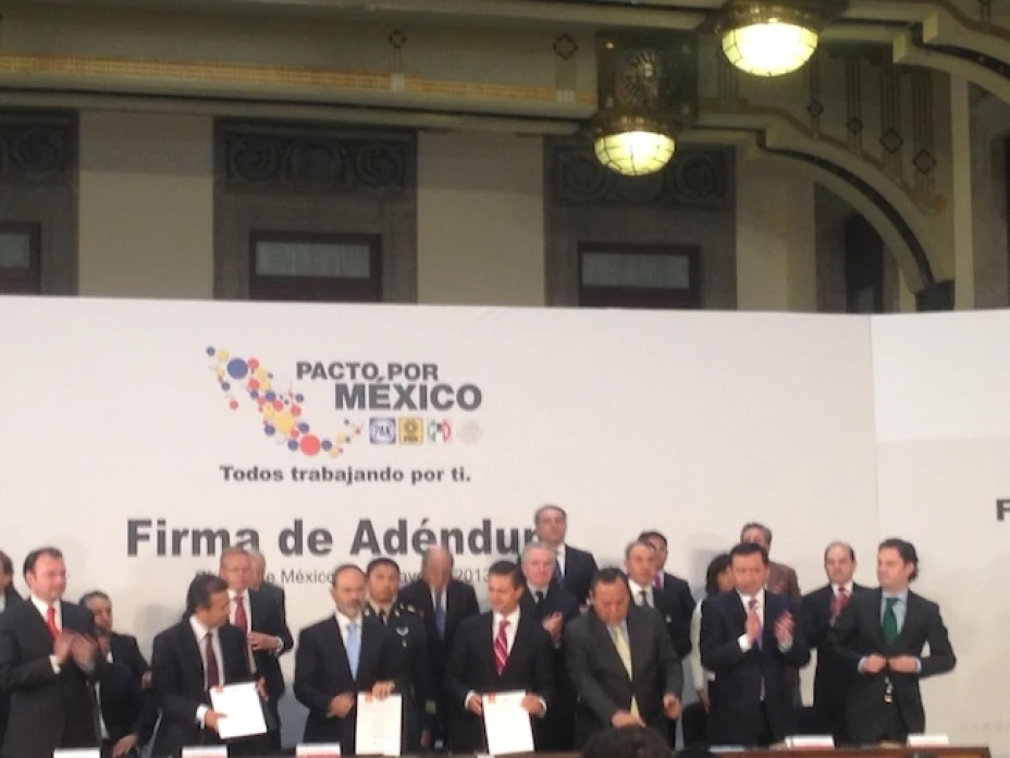Los integrantes del Pacto por México firmaron un adéndum este martes