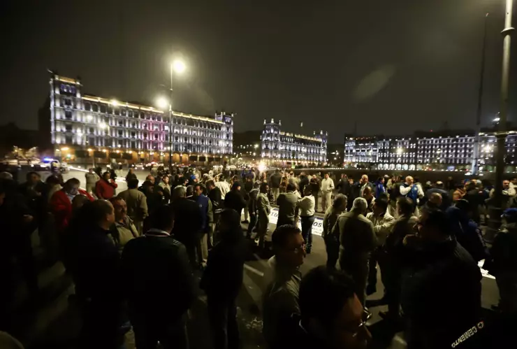 Manifestaciones frente a Palacio Nacional