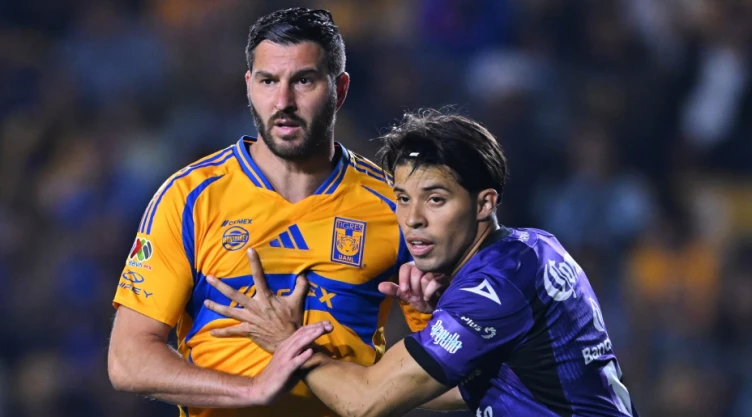 Andre-Pierre Gignac ante Mazatlán.jpg