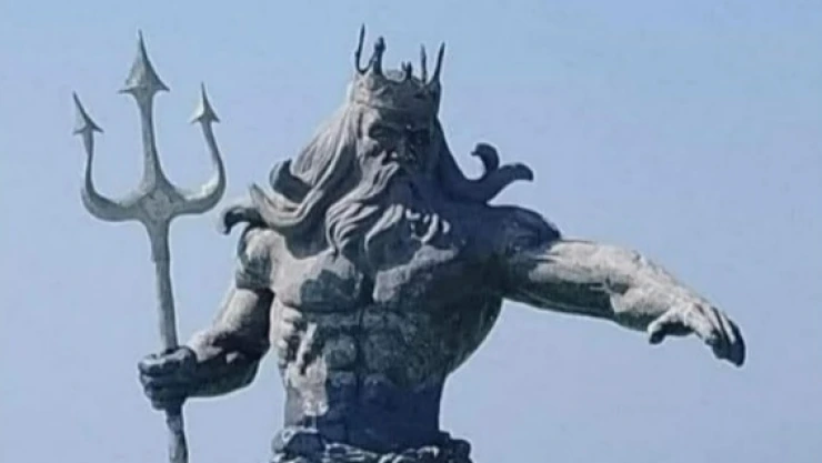Estatua Poseidón