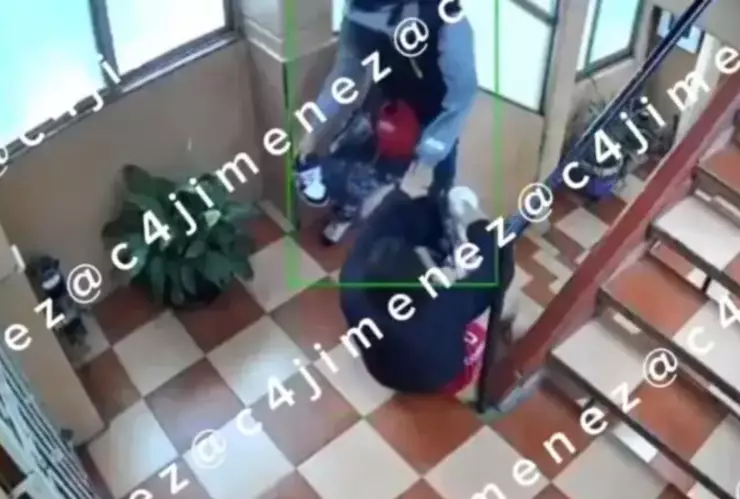 Ella terminó su relación y él respondió dándole una golpiza