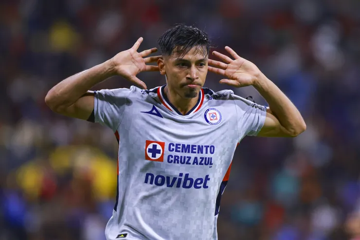 Angel Sepulveda festeja el gol del 3-3 en el Atlas vs Cruz Azul de la jornada 2