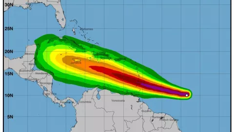 NHC confirma que Beryl ya es huracán categoría 1