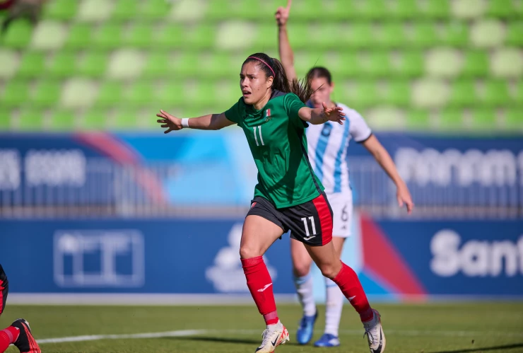 Jackie Ovalle festeja gol ante Argentina