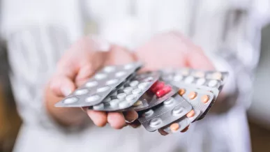  Venta ilegal del medicina 