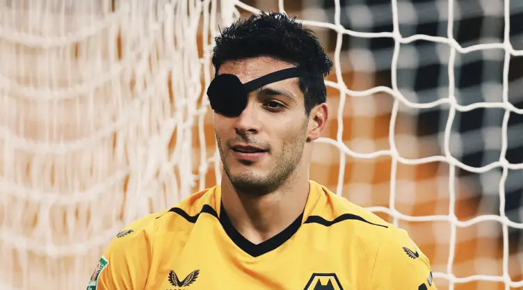 Raúl Jiménez advierte a la Premier League que vendrán nuevos festejos