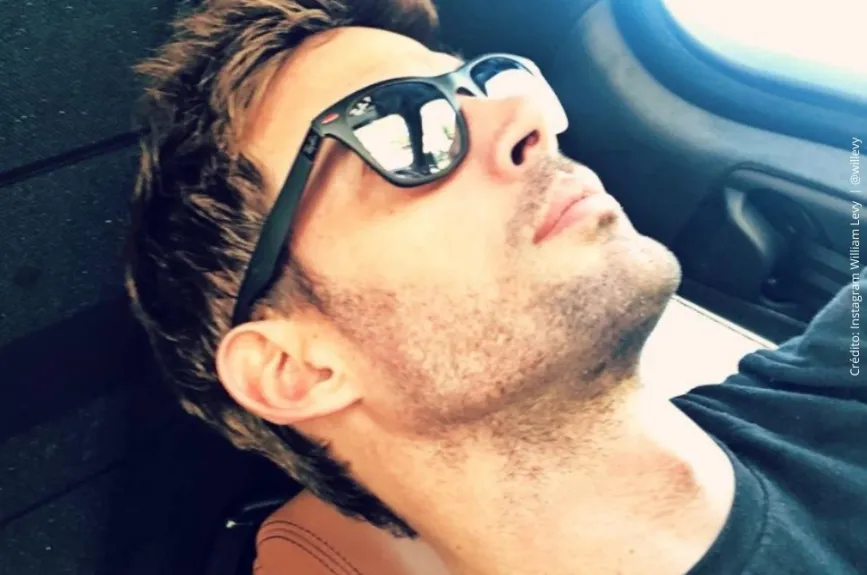 William Levy manejando..jpg