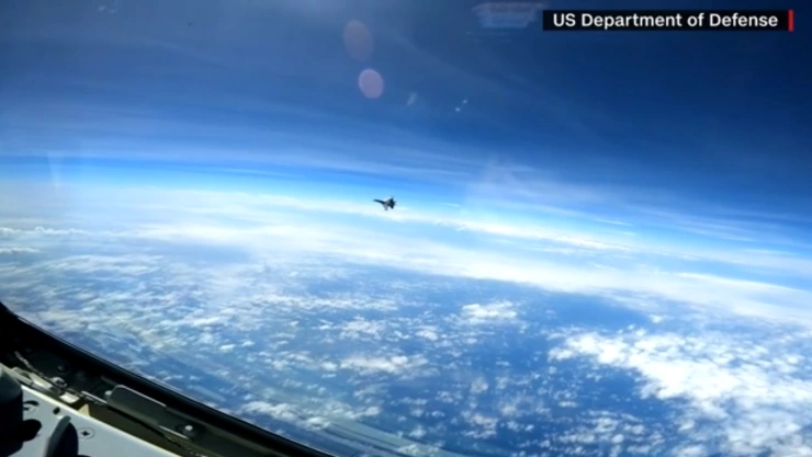 Según el Pentágono, el avión chino pasó cerca de una aeronave militar estadounidense en el Mar de China Meridional. El país asiático negó la acusación.