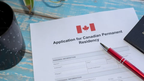 Canadá dará residencia permanente a miles de cuidadores: Cómo aplicar