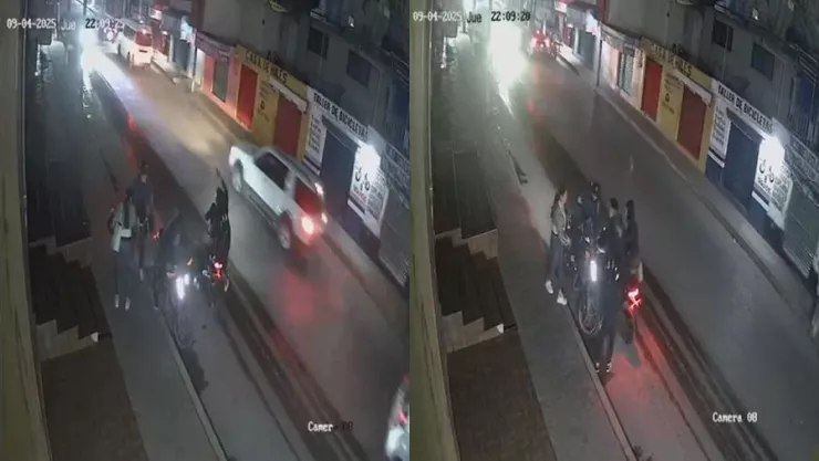 Una cámara de seguridad capta el momento de un asalto en calles de Ecatepec. Tres sujetos abordo de una moto se llevaron las pertenencias de una pareja que se iba a subir a su moto.