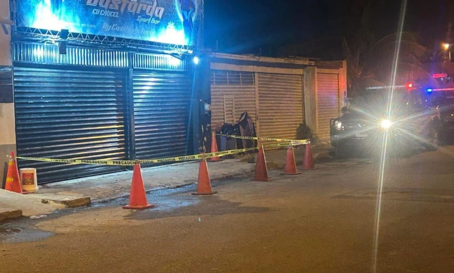 Sujetos atacan y hieren con arma blanca a un hombre afuera de un bar en Caucel