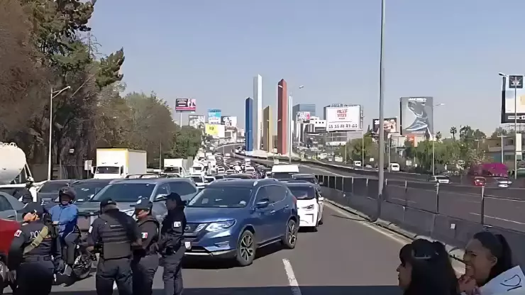 Bloqueo en Periférico Norte con rumbo a CDMX