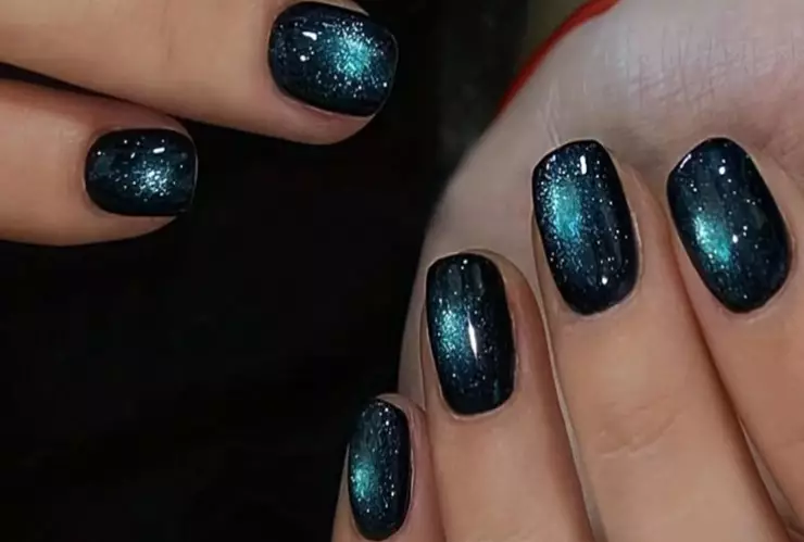 7 diseños de uñas cuadradas con efecto ojo de gato que se ven sofisticadas y son fáciles de hacer