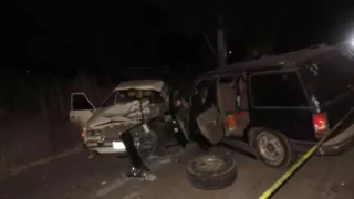 Conductor murió prensado tras fuerte choque y le robaron sus pertenencias; responsable huyó