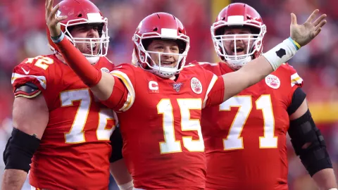 Mitchell Schwartz, Eric Fisher y Patrick Mahomes