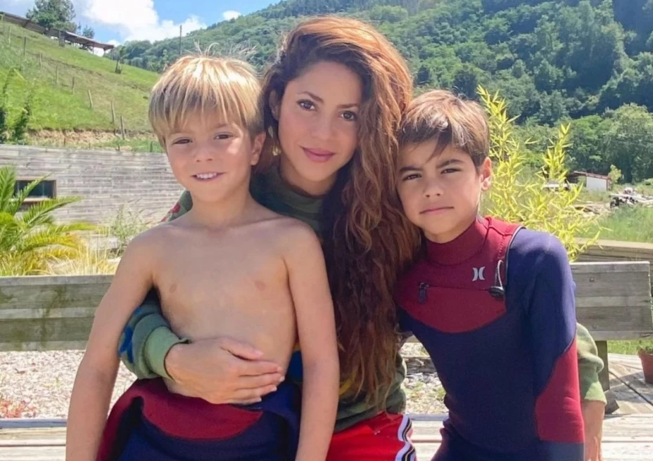 shakira con sus hijos