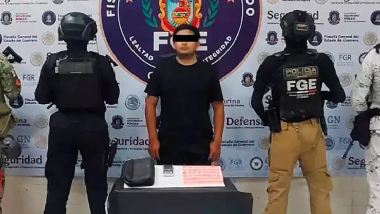 Detienen al vaquero.jpg