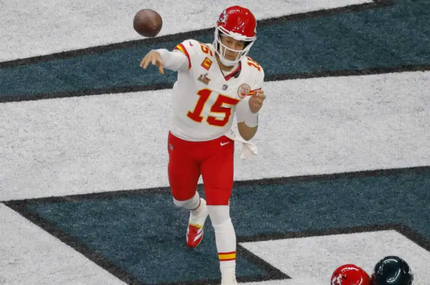 Patrick Mahomes ya fue interceptado dos veces en el Super Bowl 2025