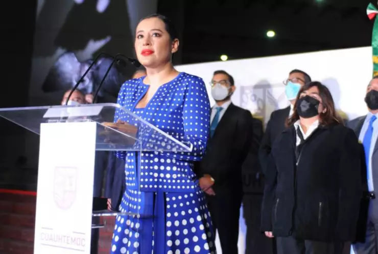 Sandra Cuevas reconoce agresión a policías y logra acuerdo reparatorio 