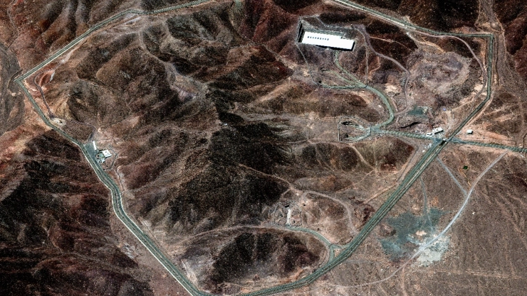 El bombardeo de EU e Israel a Irán apenas retrasó su programa nuclear unos meses, revela informe clasificado.